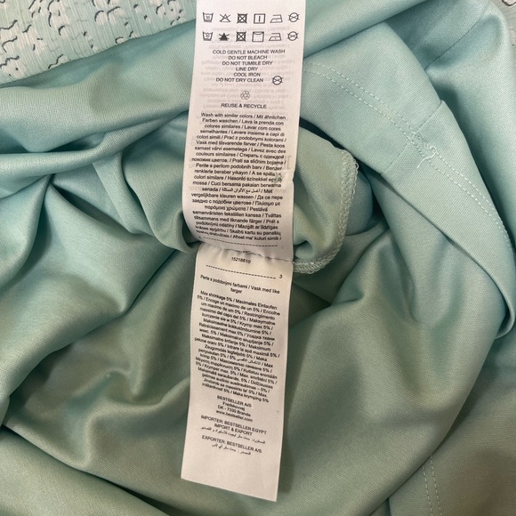 ASOS JDY Jennifer Chiffon Sleeve in Blue Floral - Picture 10 of 10